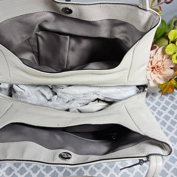 Vince Camuto VV-IKE-To Tote Bag in Silver Cloud Pebbled Leather – NWT - Picture 10 of 15